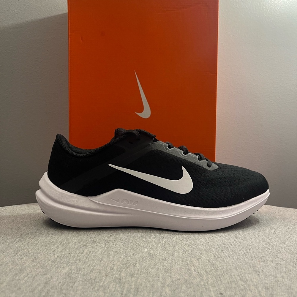 Nike Air Winflo 10 Black White Running Athletic Shoes Men's Size 11.5 DV4022-003 - Picture 2 of 10